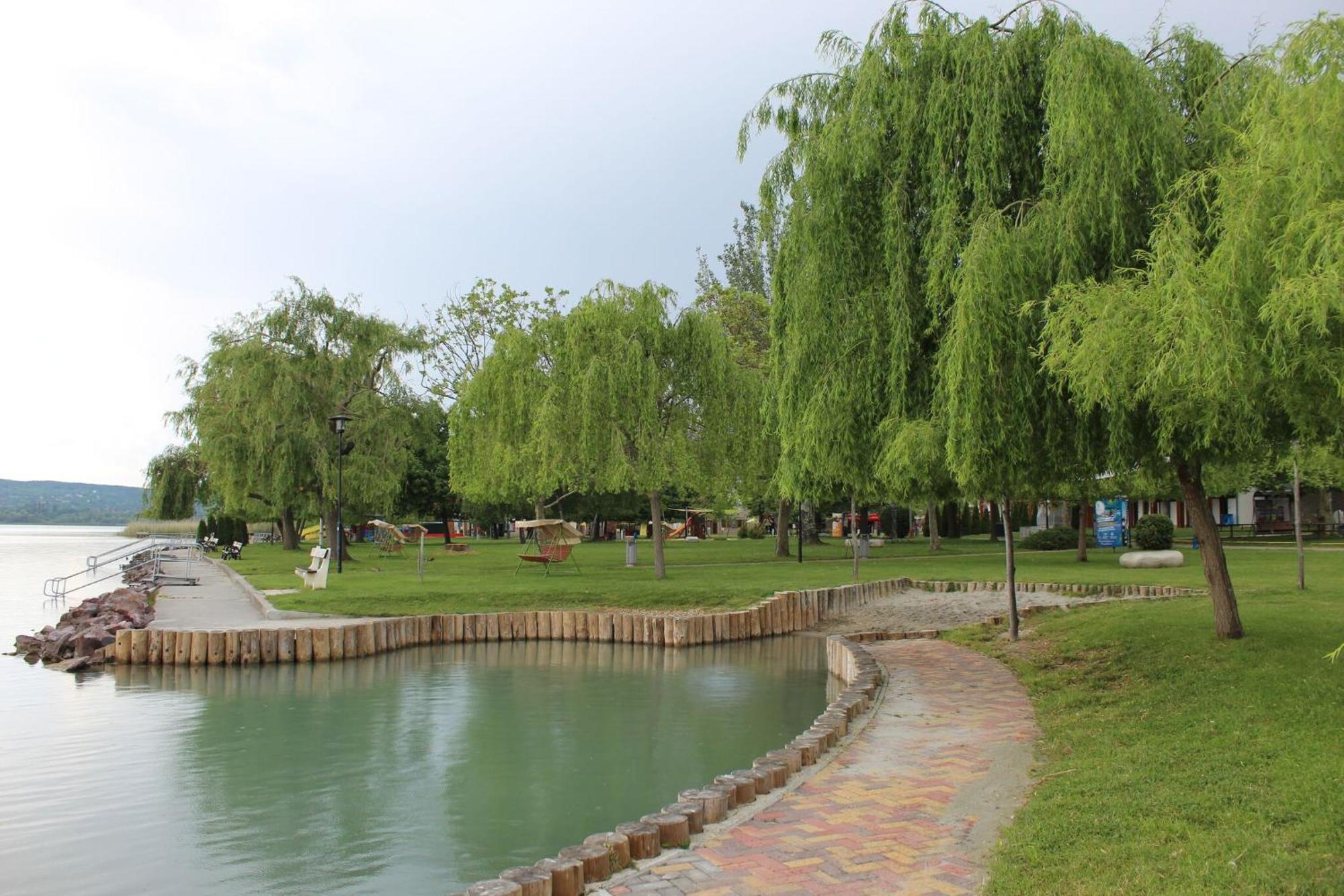 Csodakertes Kishaz Balatonfuzfon别墅 外观 照片
